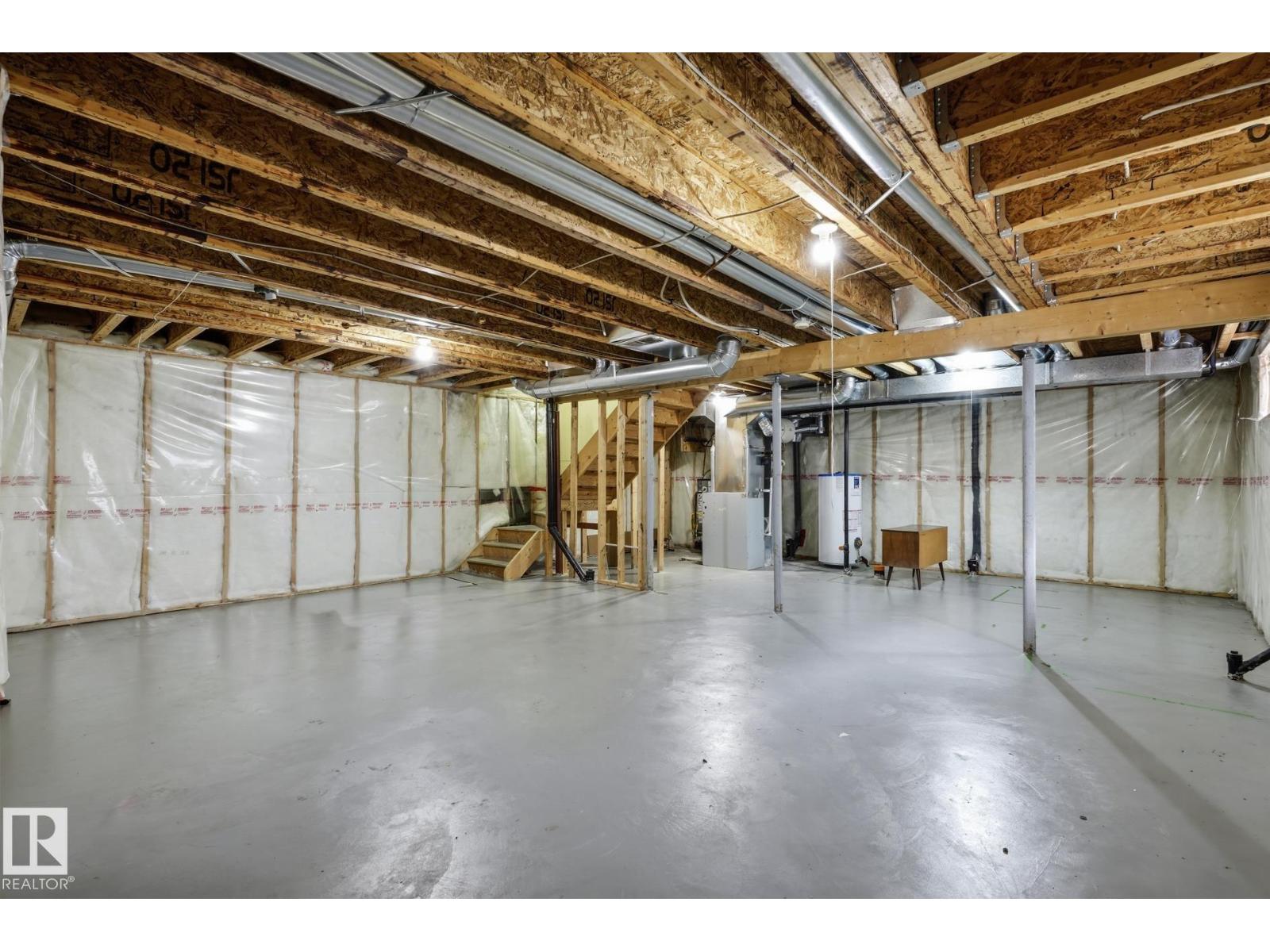 10719 8 AV SW - 23