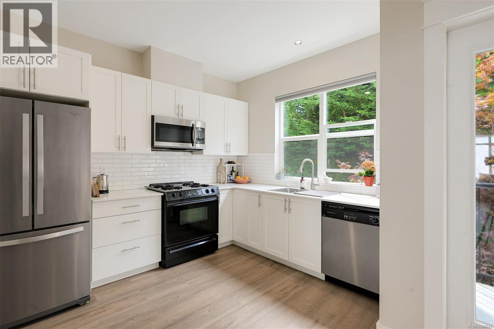 #4 1521 Belcher Ave - 12