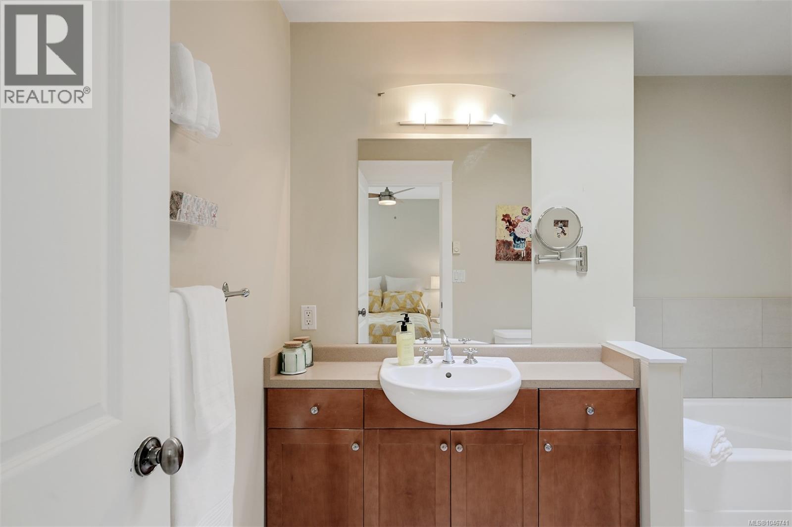 #4 1521 Belcher Ave - 22