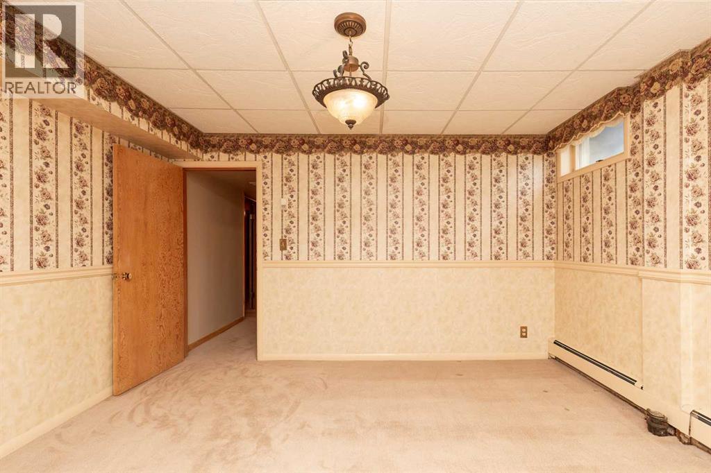 2211 17 Street - 25