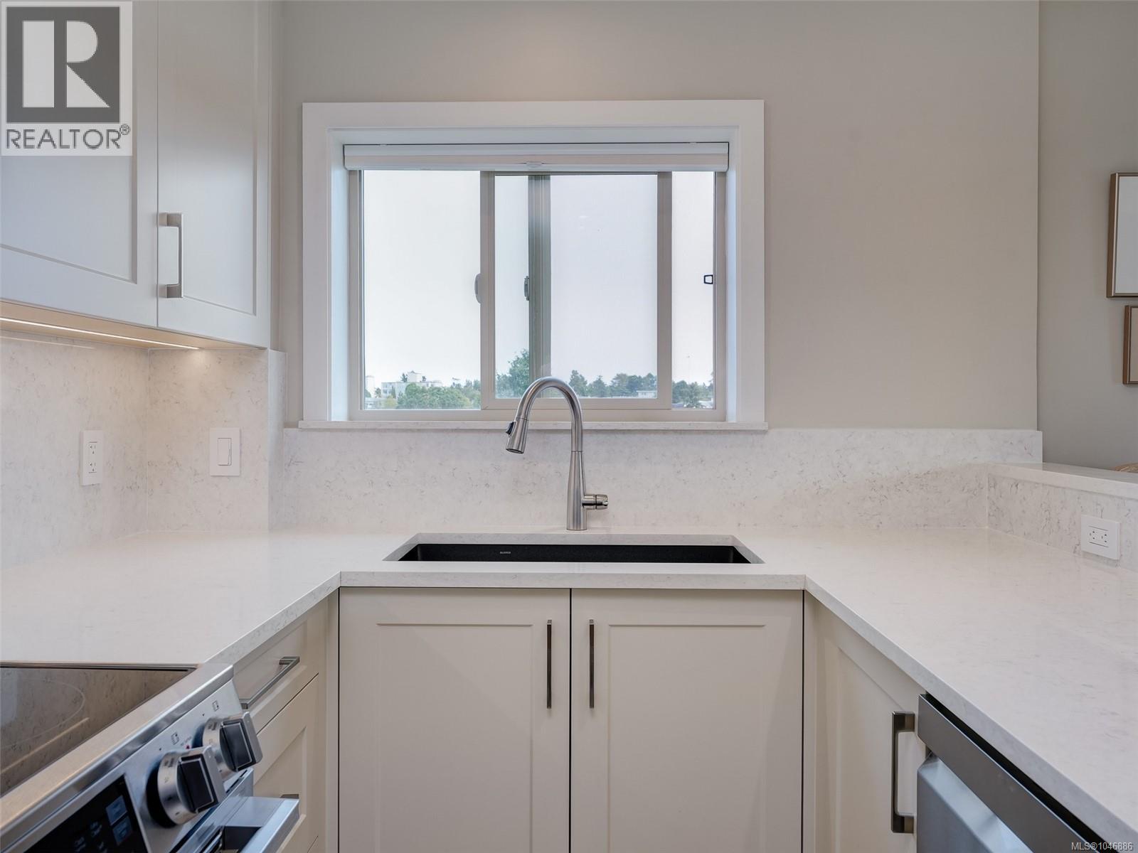 #601 36 South Turner St - Image 9