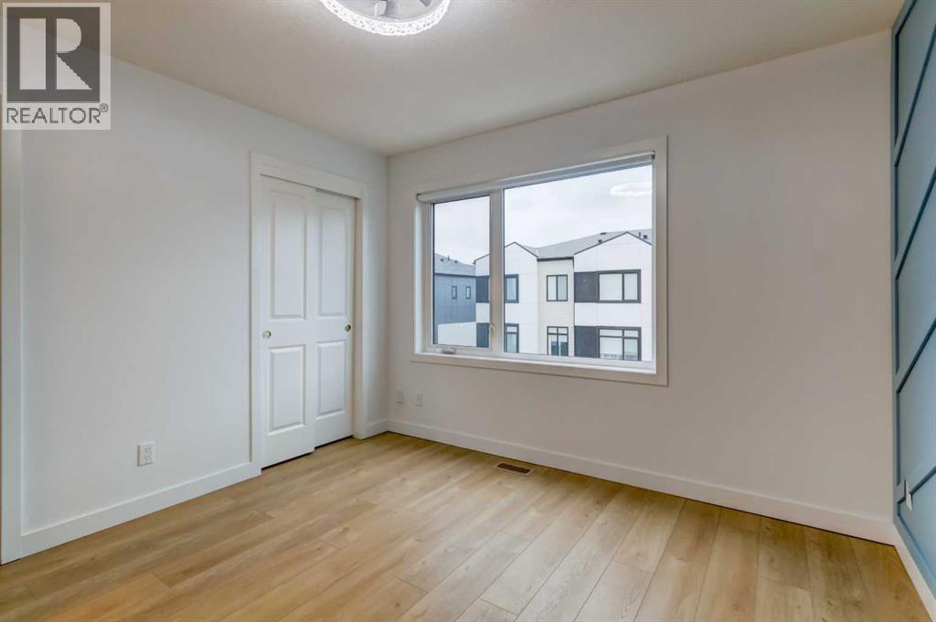 8524 21 Avenue SE - 15