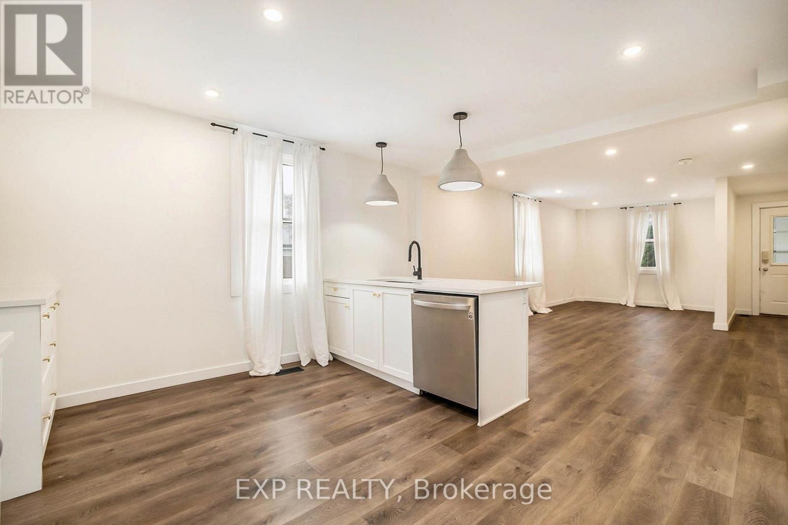 3 Bed, 2 Bath House for Rent in Ottawa – 32 COLONEL MURRAY STREET, Ottawa – MLS# X13677556 - Image 8
