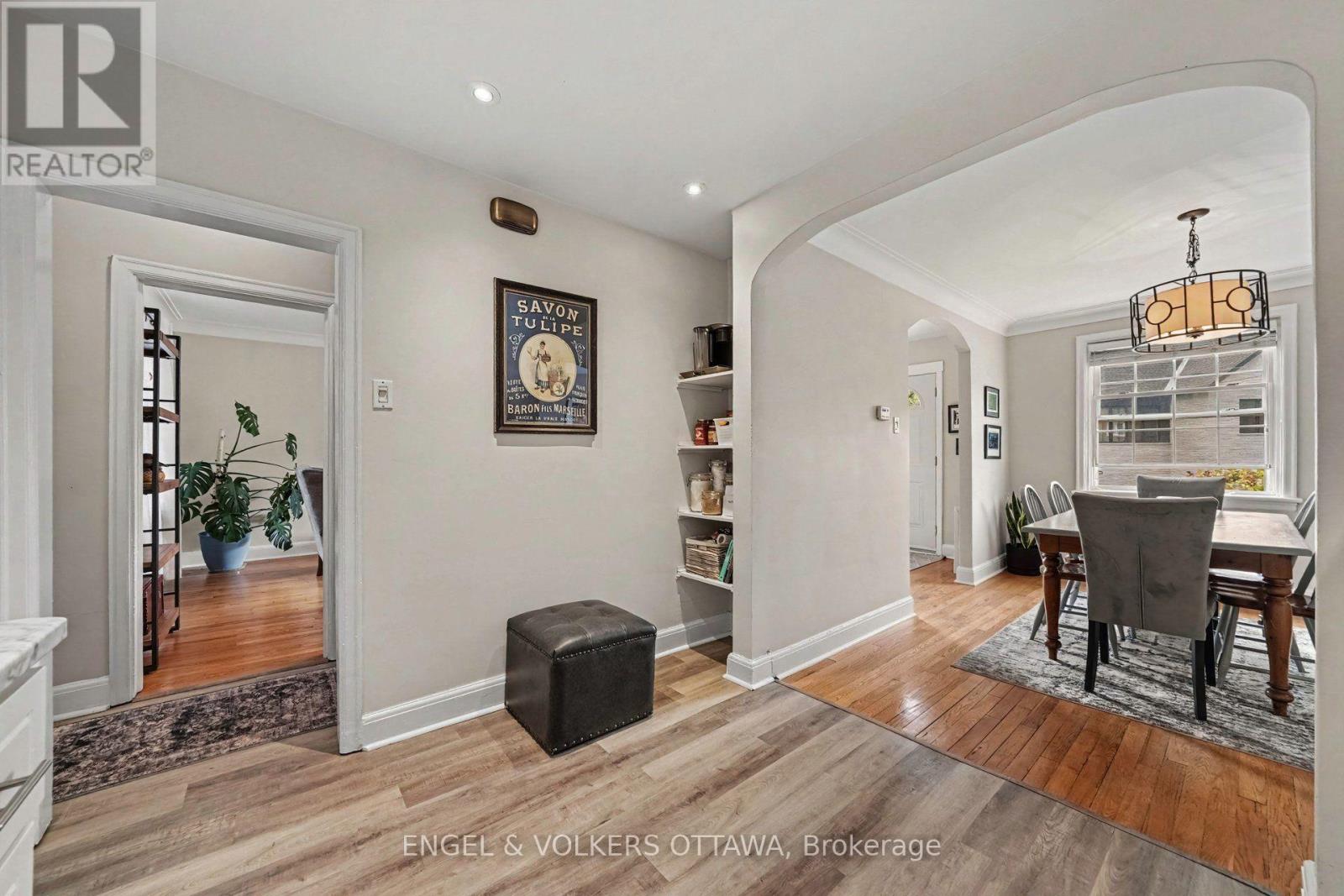 4 Bed, 2 Bath House for Sale in Ottawa – 107 IVY CRESCENT, Ottawa – MLS# X13677578 - Image 11