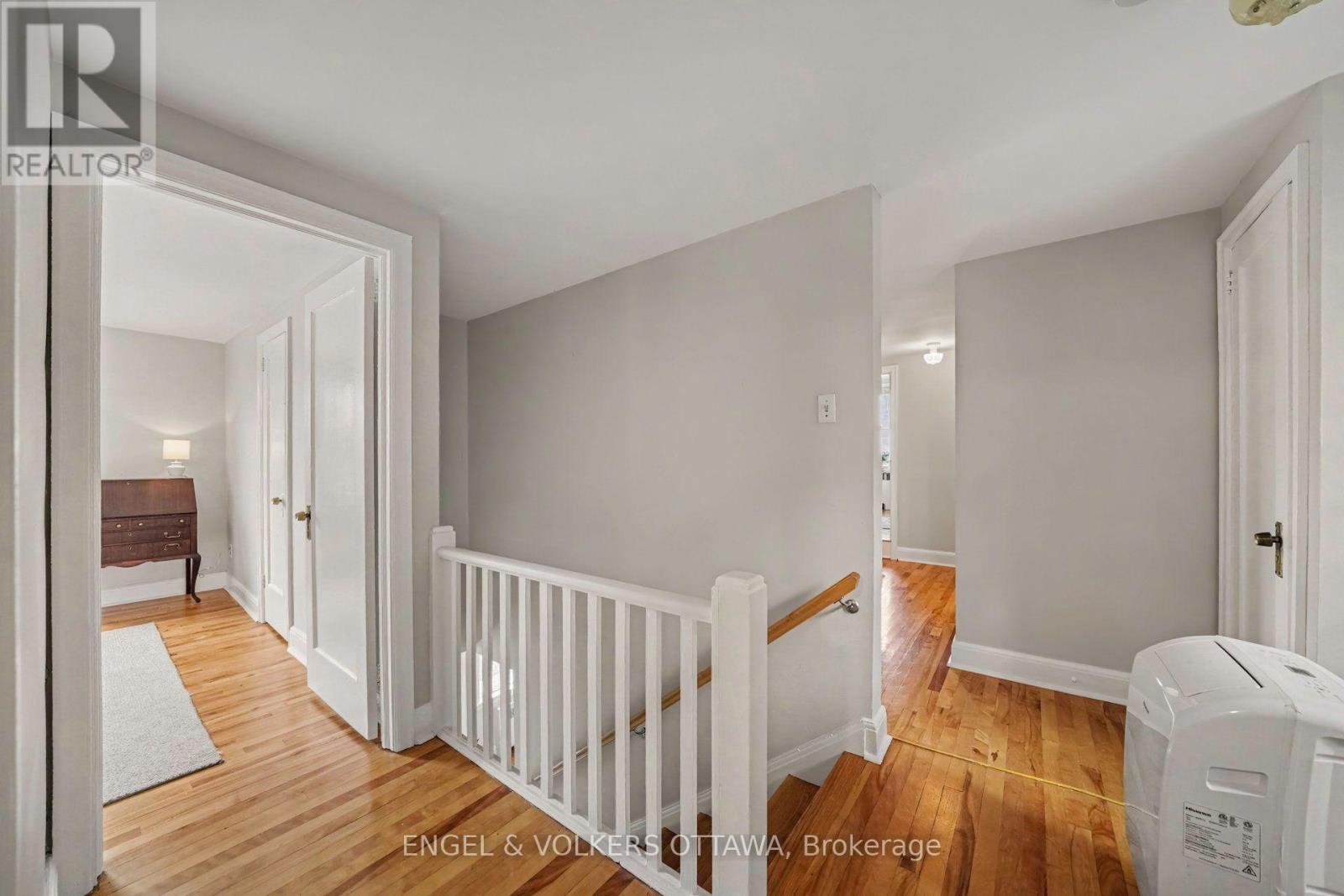 4 Bed, 2 Bath House for Sale in Ottawa – 107 IVY CRESCENT, Ottawa – MLS# X13677578 - Image 15