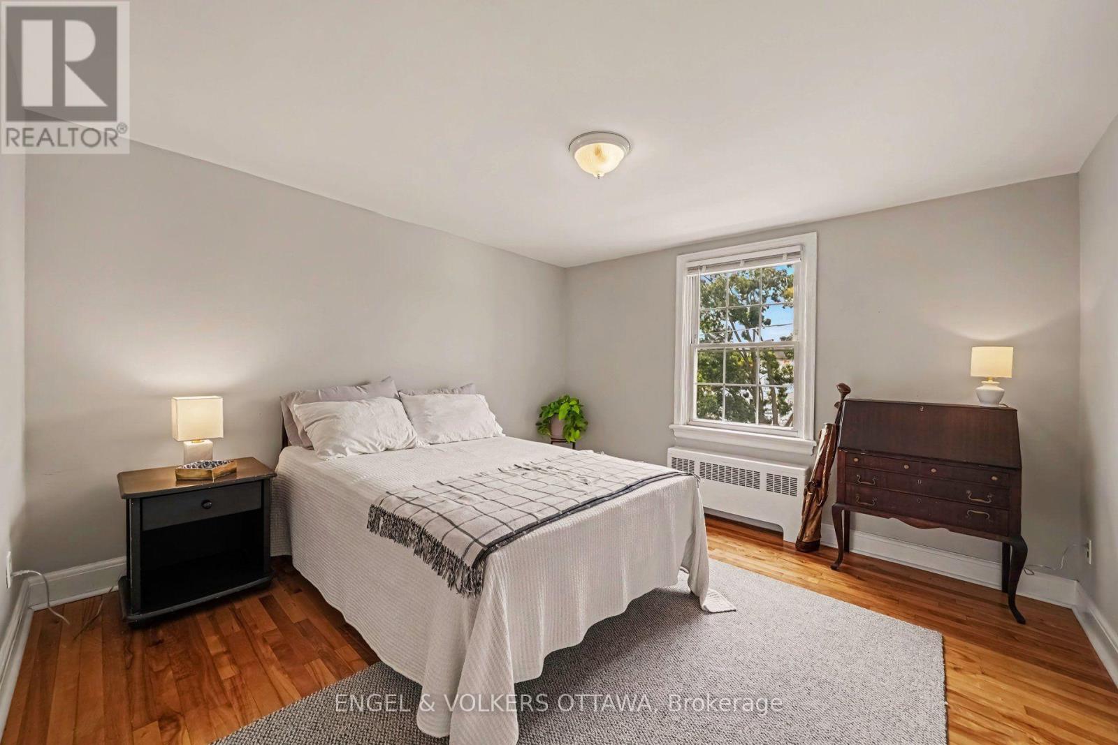 4 Bed, 2 Bath House for Sale in Ottawa – 107 IVY CRESCENT, Ottawa – MLS# X13677578 - Image 23