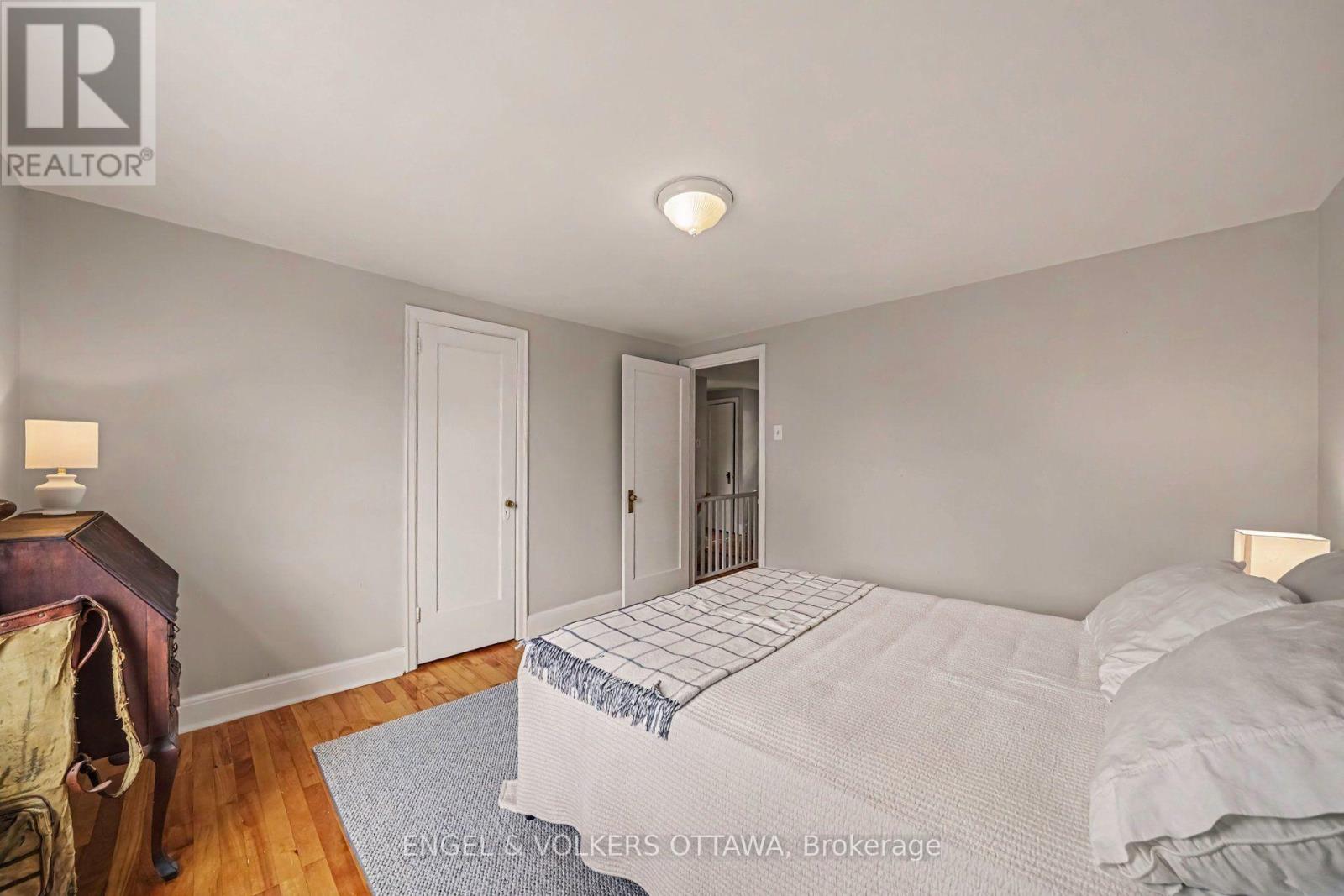 4 Bed, 2 Bath House for Sale in Ottawa – 107 IVY CRESCENT, Ottawa – MLS# X13677578 - Image 24
