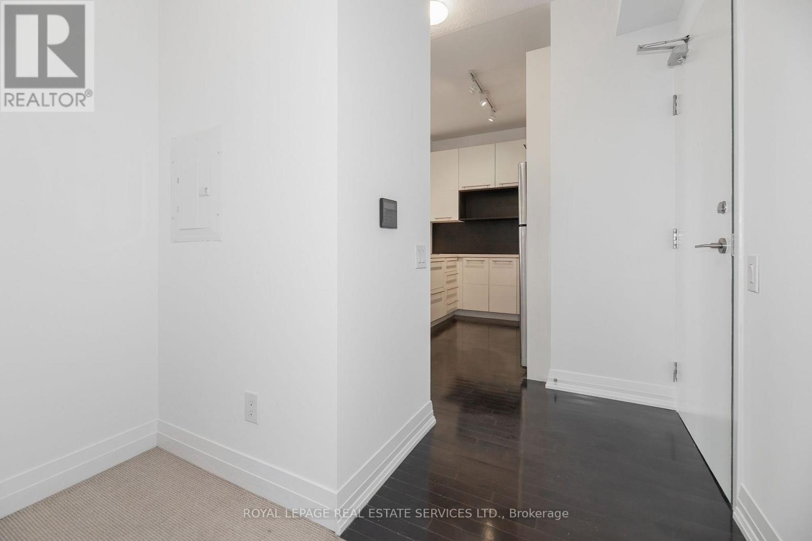 #603 25 CARLTON STREET - 12
