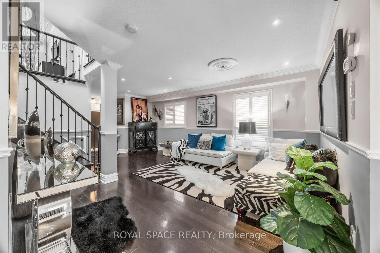 7 URWIN STREET - 11