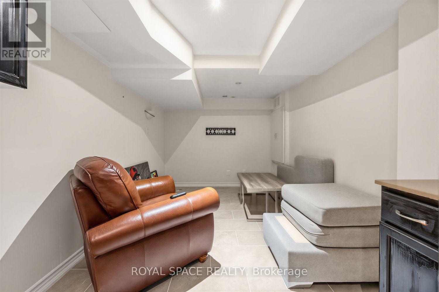 7 URWIN STREET - 24
