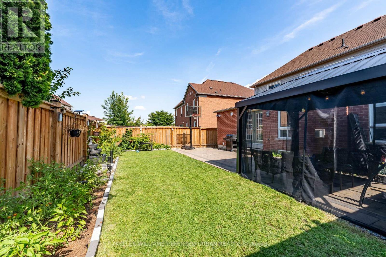 24 BRADBURY CRESCENT - 46
