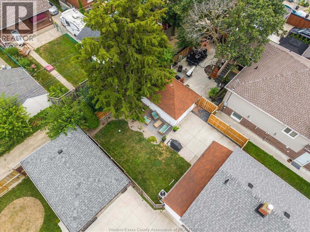 2220 LINCOLN ROAD - 31