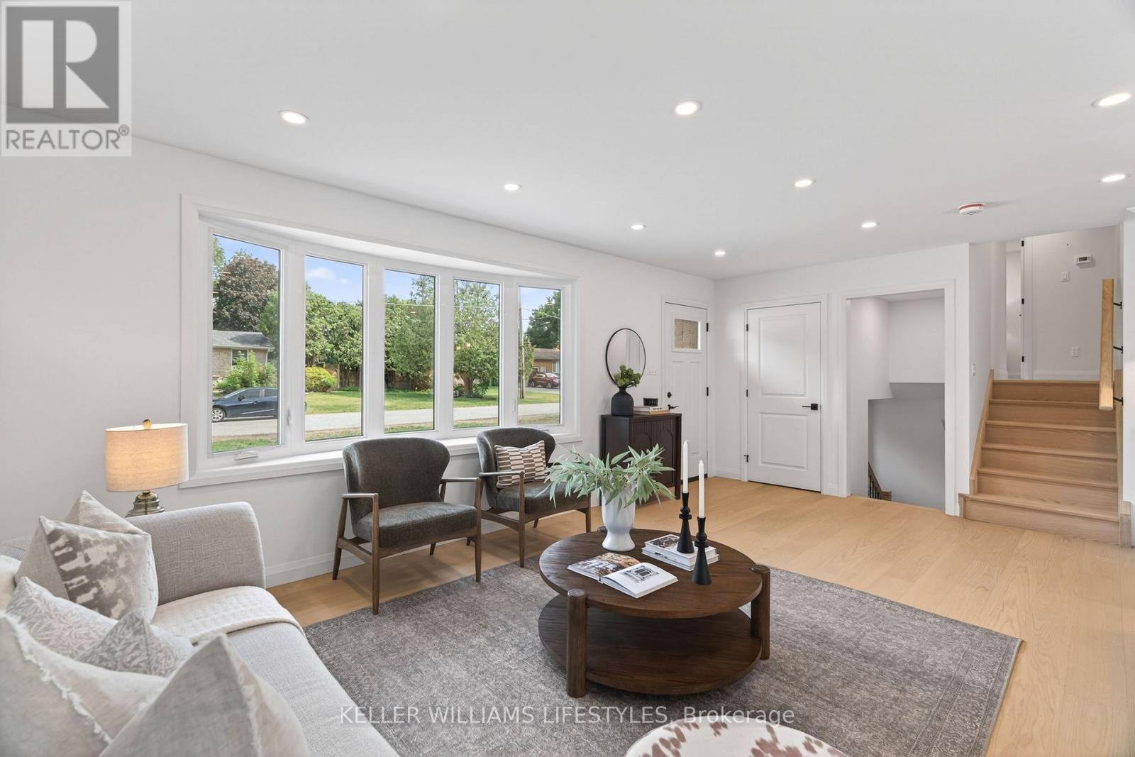 572 CHURCHILL CRESCENT - Image 10