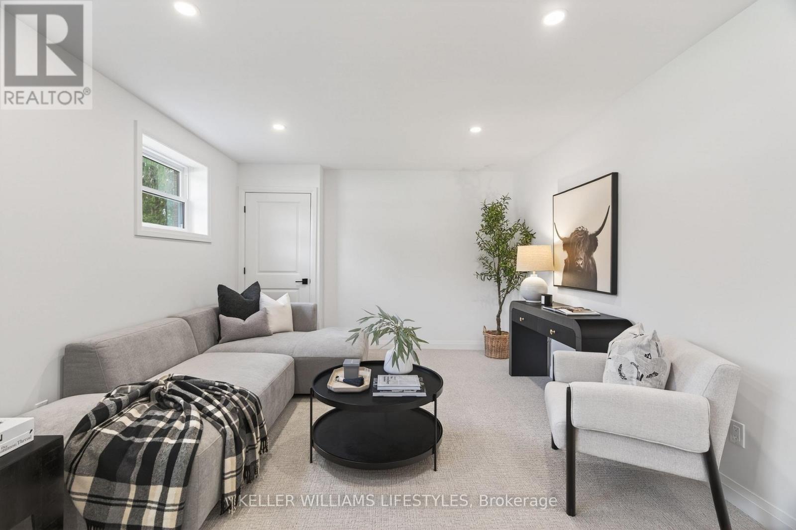 572 CHURCHILL CRESCENT - Image 28
