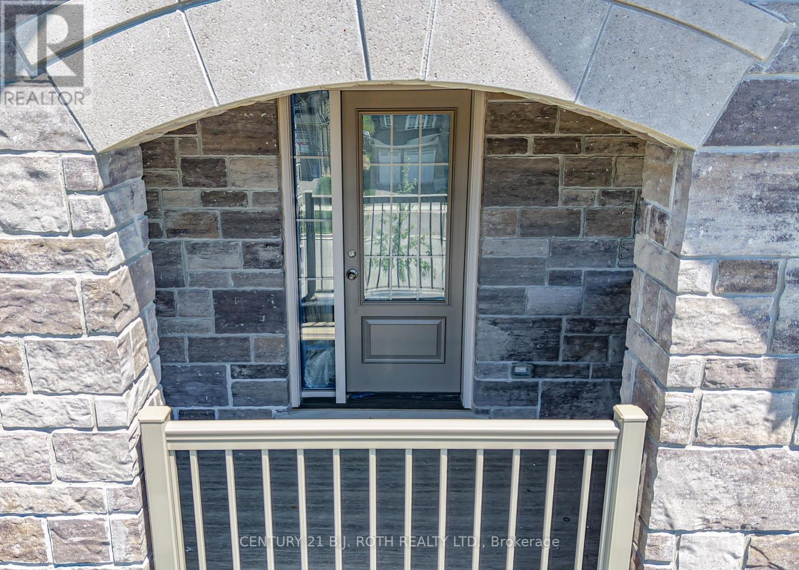 3195 ORION BOULEVARD - 33