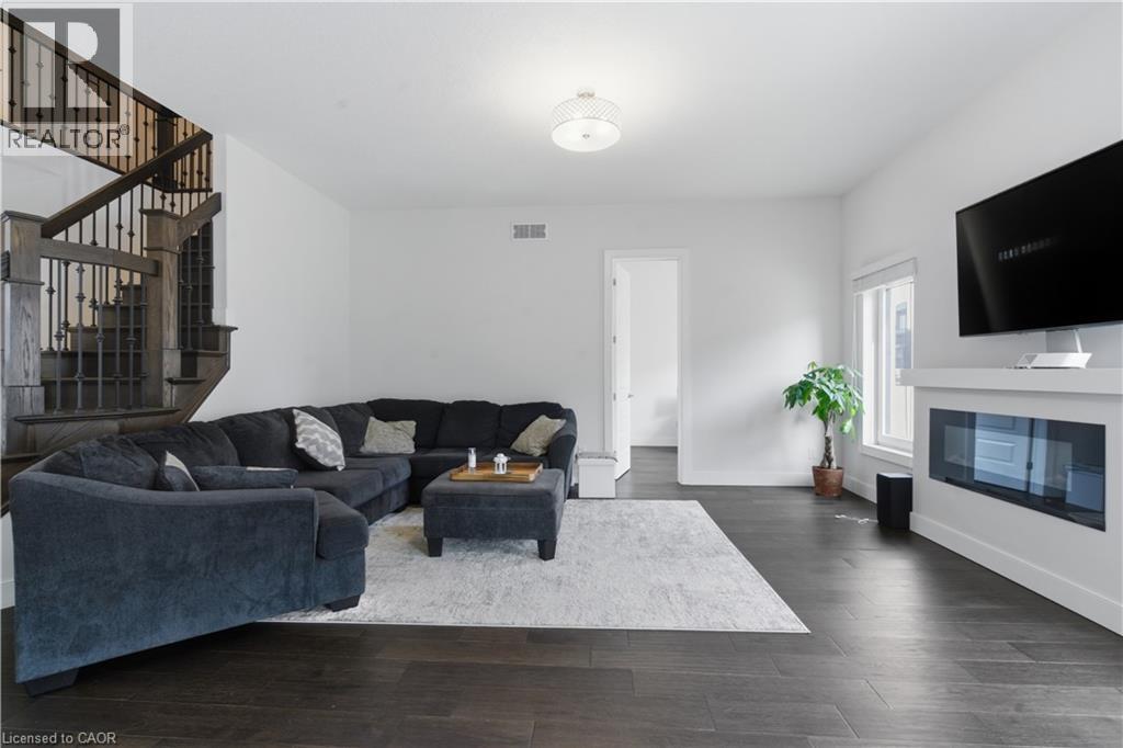 2000 MADDEX Way - Image 15