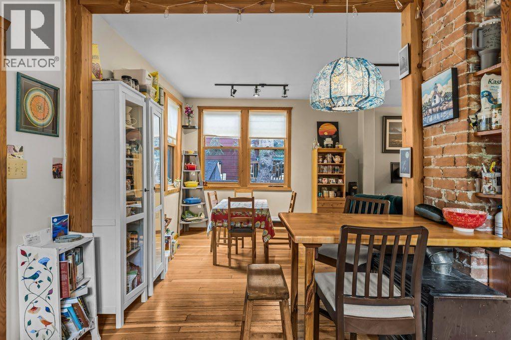 132 Rundle Crescent
