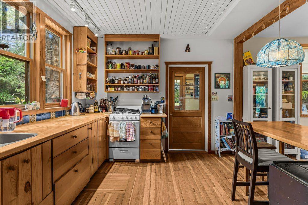 132 Rundle Crescent - Photo 5