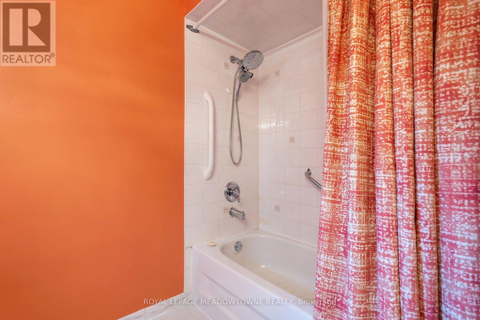 #30 59 KENNINGHALL BOULEVARD - 28