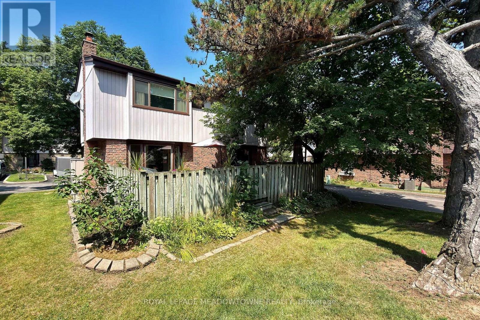 #30 59 KENNINGHALL BOULEVARD - 34