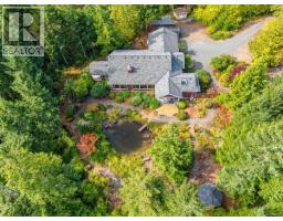 1205 Spider Lake Rd, Qualicum Beach, BC V9K2L7 Photo 13