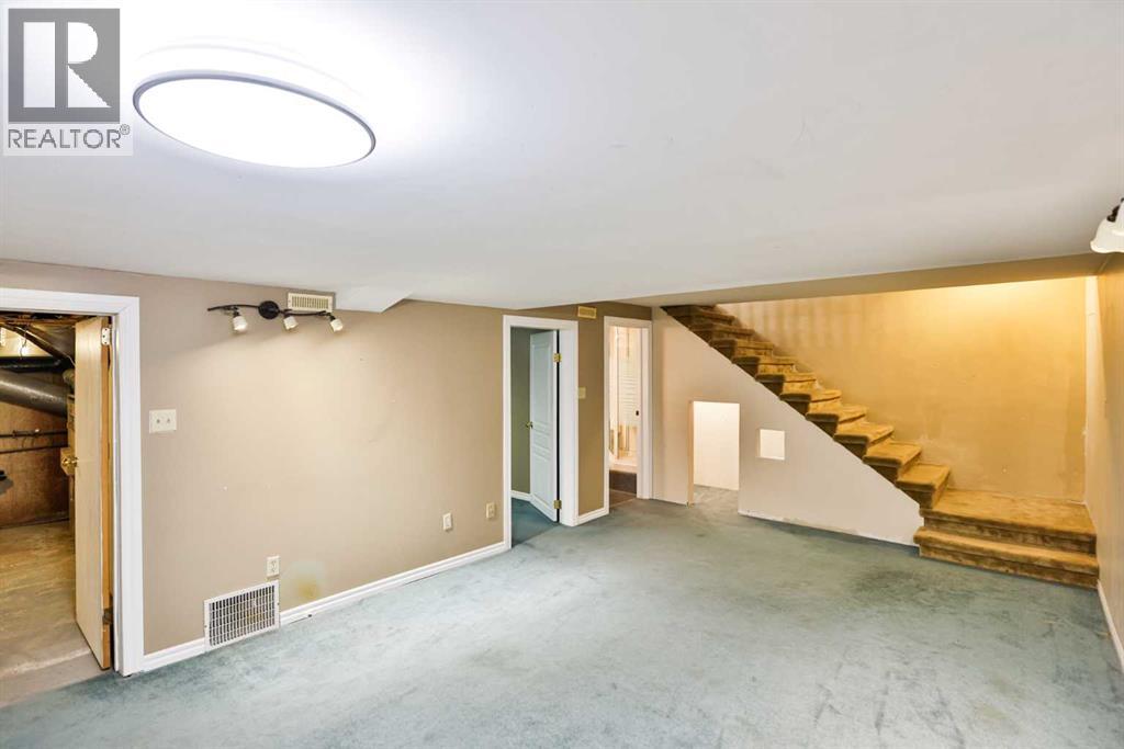 30 N 250 E E - Photo 24