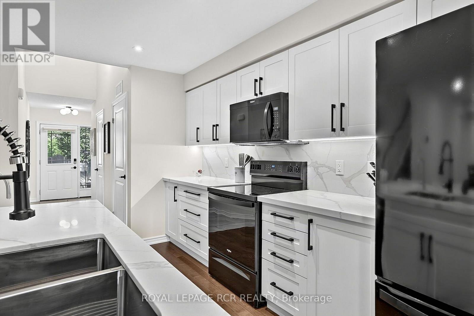 24 WESTMINSTER CRESCENT - 12
