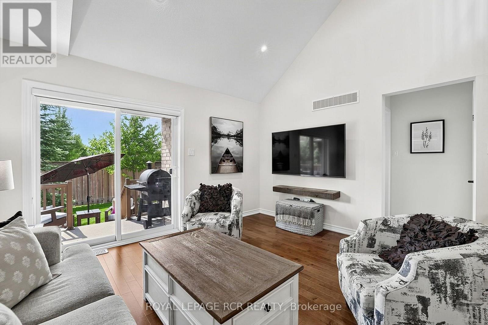 24 WESTMINSTER CRESCENT - 20