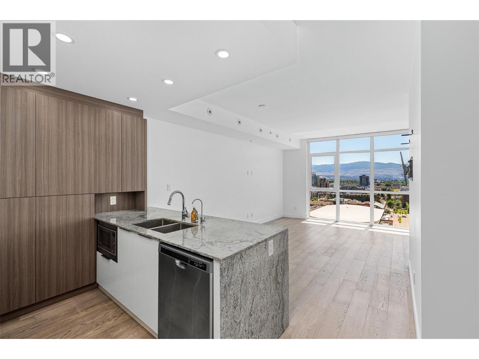 #1706 1151 Sunset Drive - Image 10