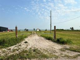 3 Night Swimming Drive, Lake Manitoba Narrows, MB R0L1S0 Photo 13
