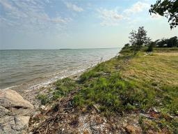 3 Night Swimming Drive, Lake Manitoba Narrows, MB R0L1S0 Photo 7