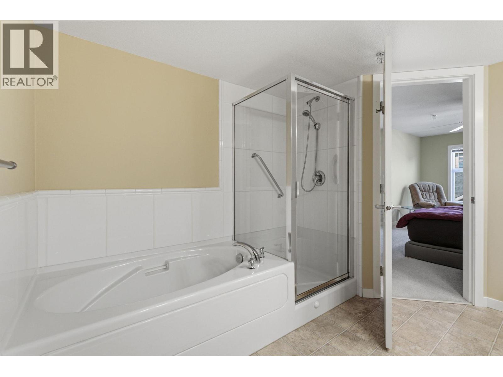 #220 515 Houghton Road - Image 18
