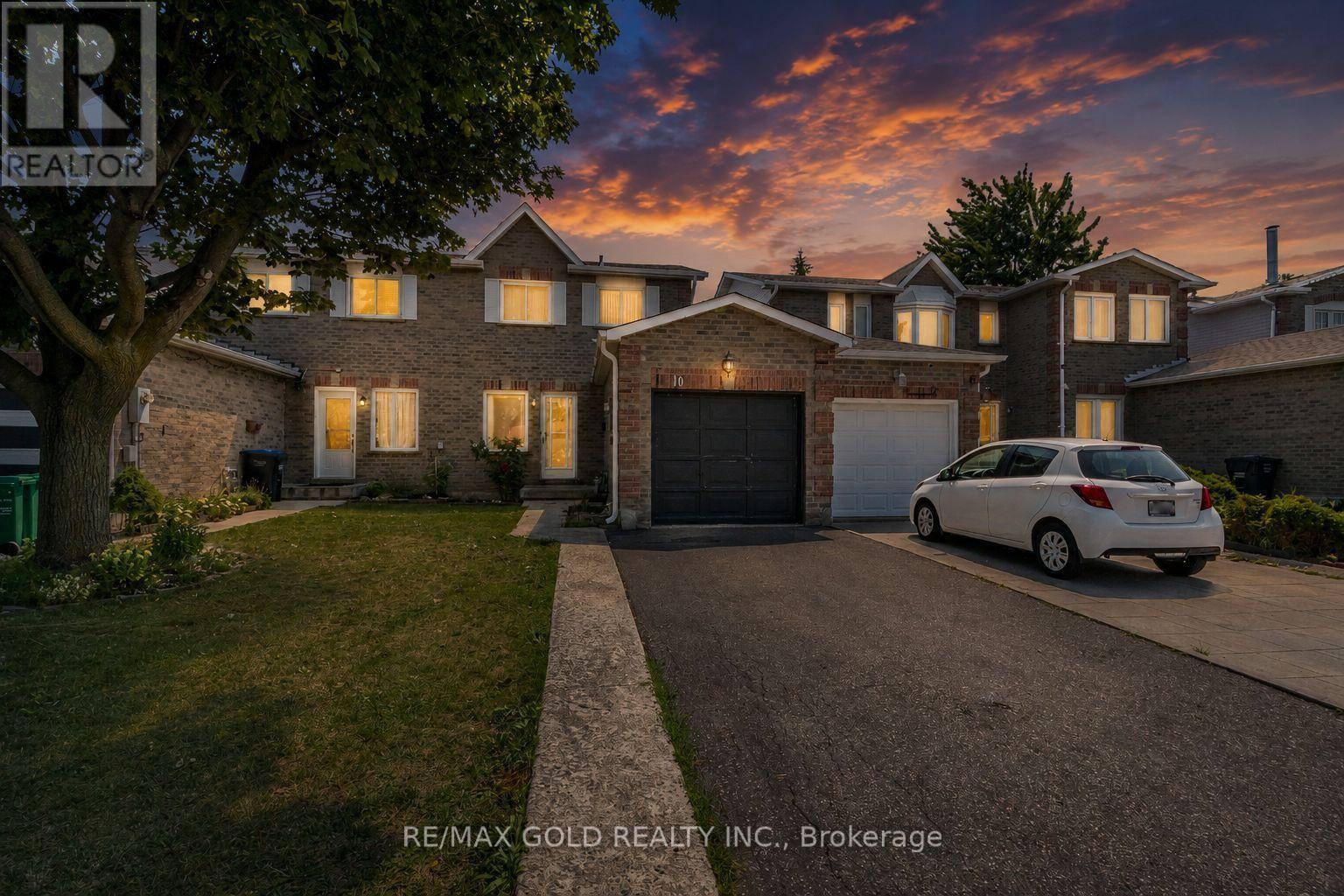 Photo of 10 Elmstead Court