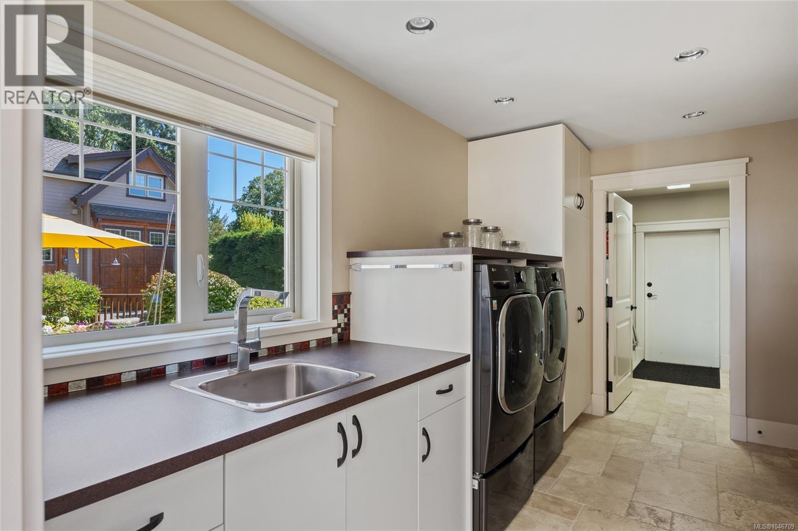 3943/3941 Marine Dr - Image 37