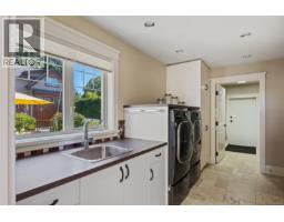 3943/3941 Marine Dr, Royston, BC V0R2V0 Photo 37