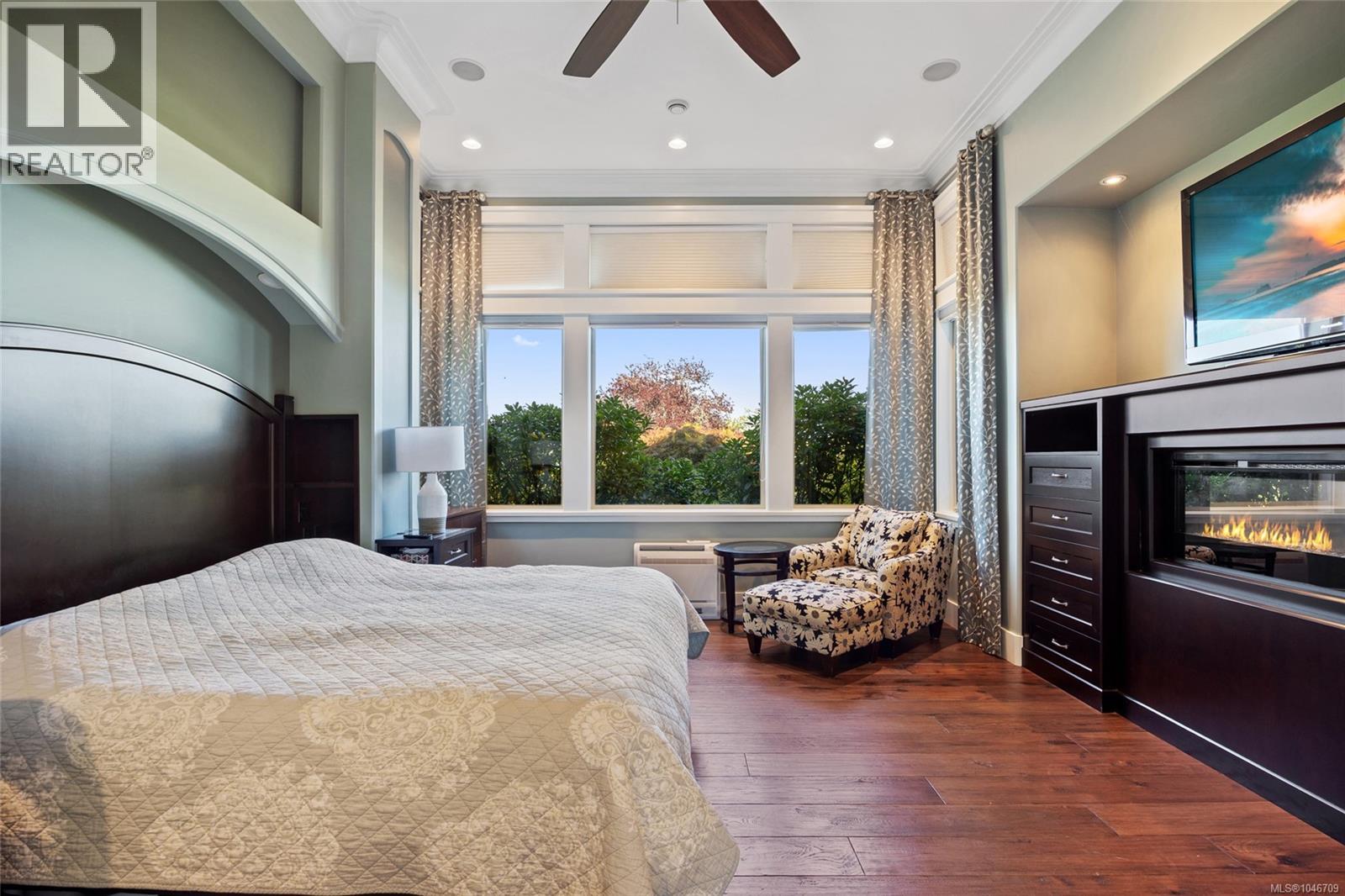 3943/3941 Marine Dr - 28