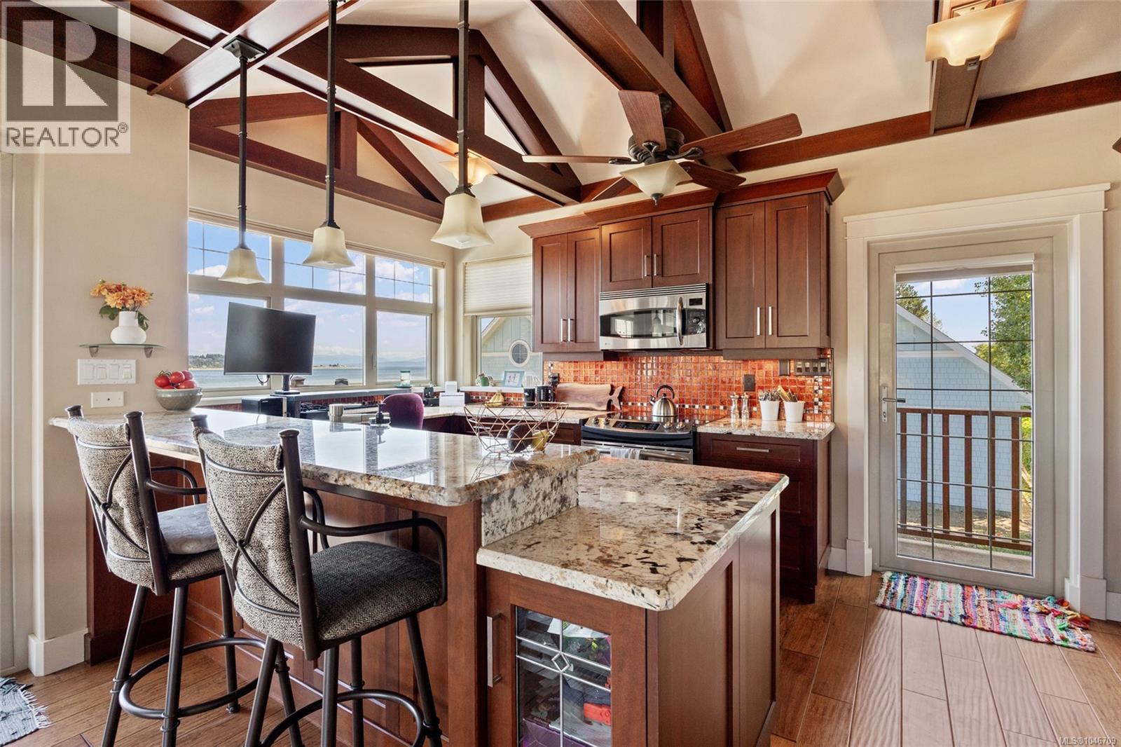 3943/3941 Marine Dr - 56