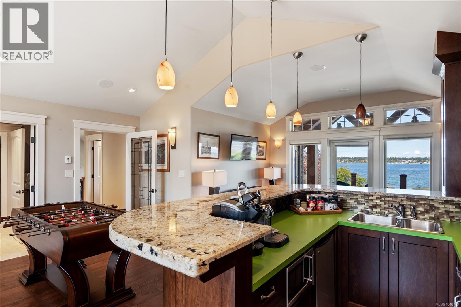 3943/3941 Marine Dr - 47