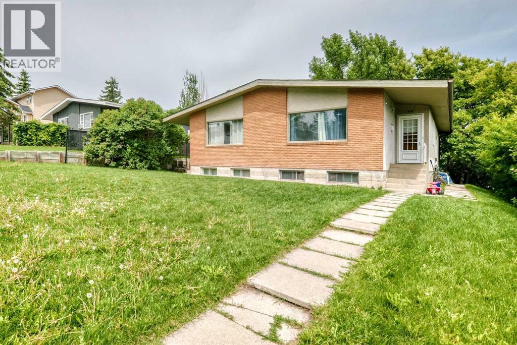 416 416418 33 Avenue Northeast