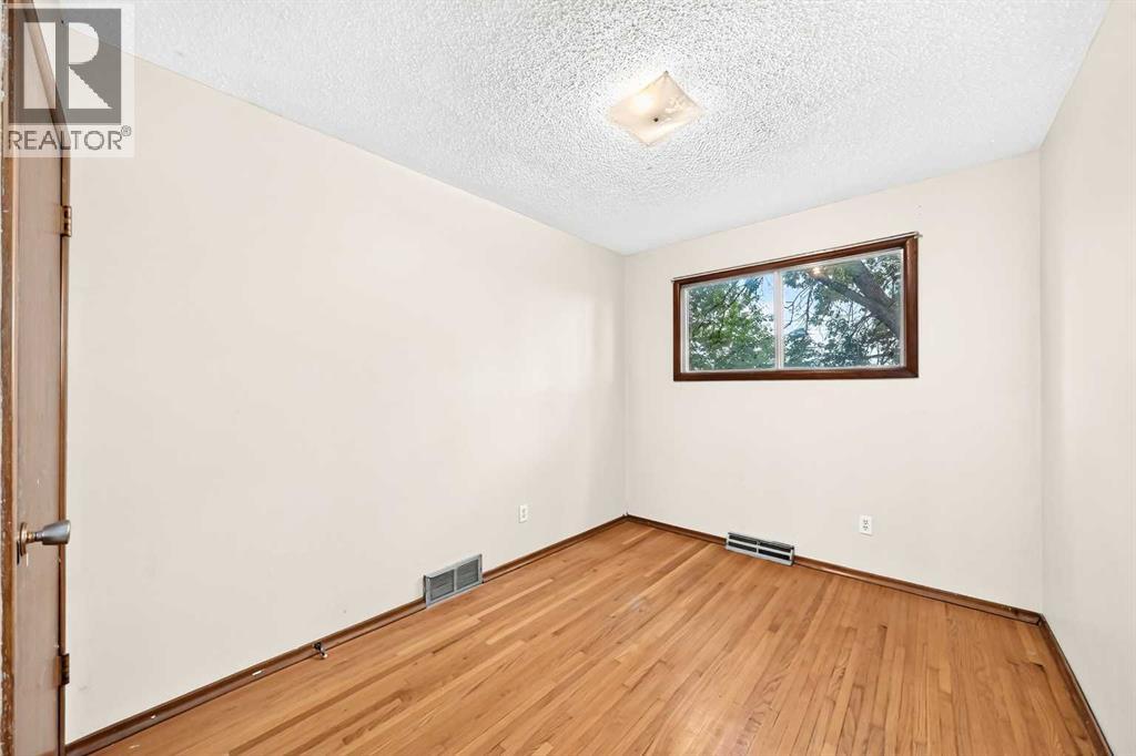 416/418 33 Avenue NE - 23