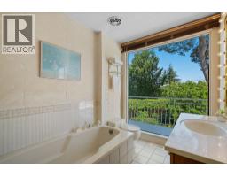 8660 Fairfax Crescent, Richmond, BC V7C1Y1 Photo 24
