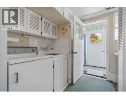 8660 Fairfax Crescent, Richmond, BC V7C1Y1 Photo 28