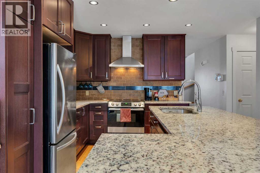 229 22 Avenue Northeast - Photo 9