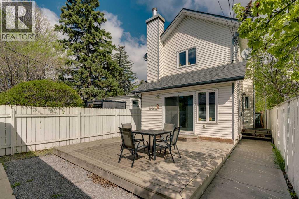 229 22 Avenue NE - 24