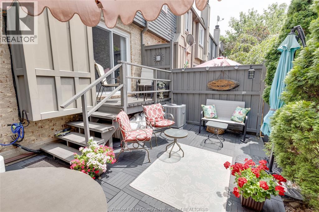 #9-3917 3917 RIVERSIDE East - Image 37