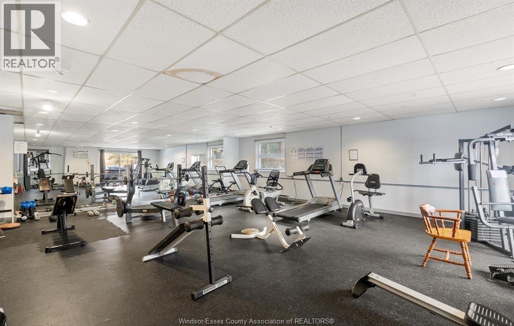 #9-3917 3917 RIVERSIDE East - 46