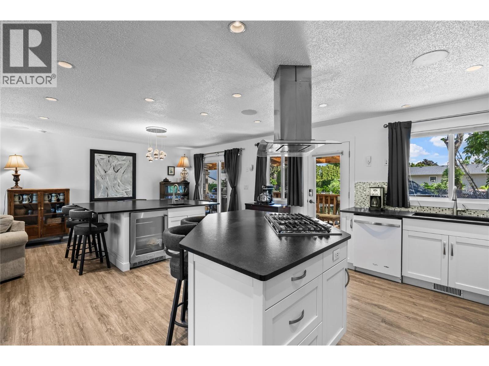 992 Grenfell Court - 7