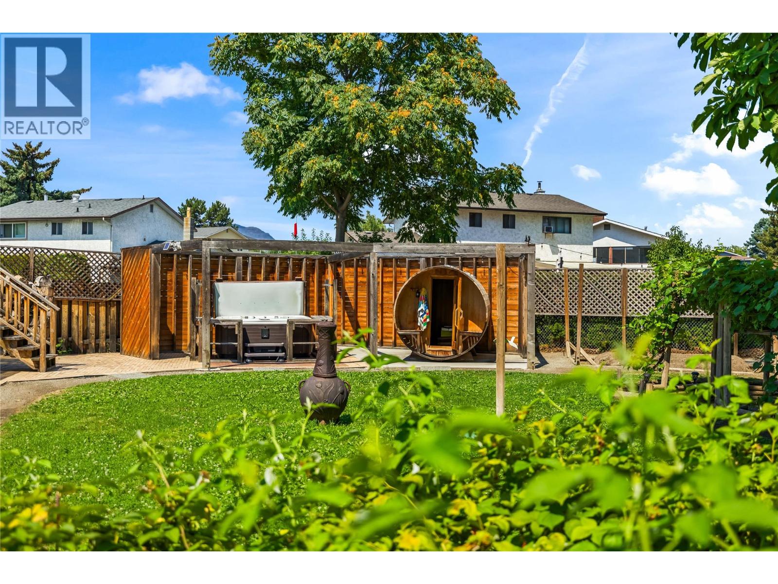 992 Grenfell Court - 2