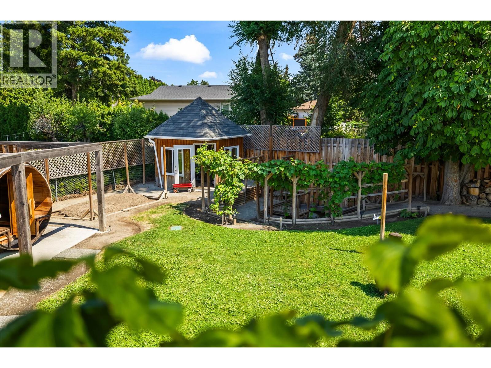 992 Grenfell Court - Image 43