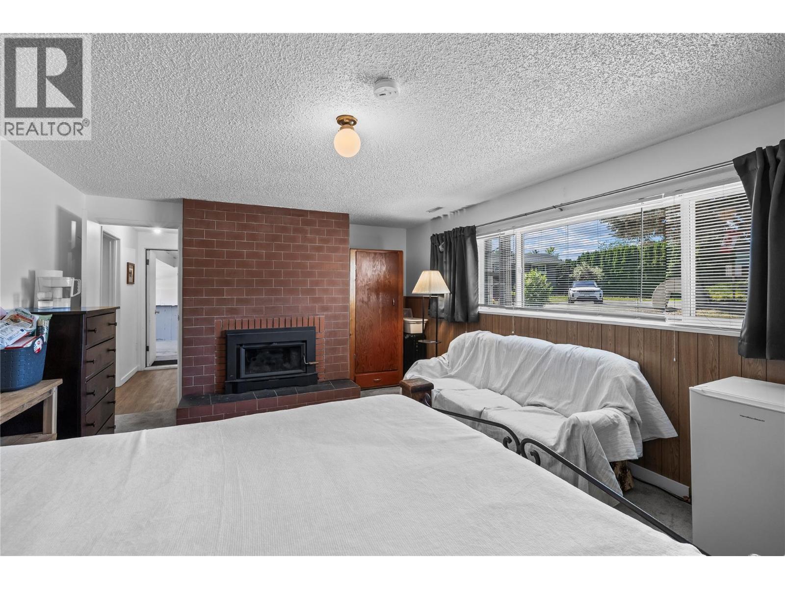 992 Grenfell Court - 17